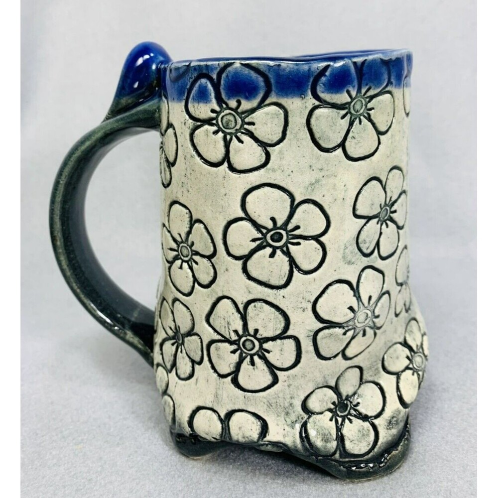 Ben Behunin Forget-Me-Not Coffee Mug Studio Pottery Blue White with surprise USA - Picture 4 of 10